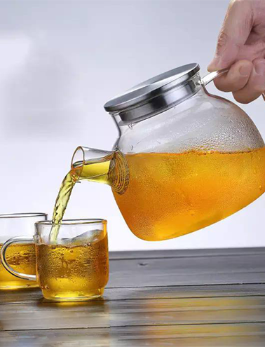 قوري شاي كبير