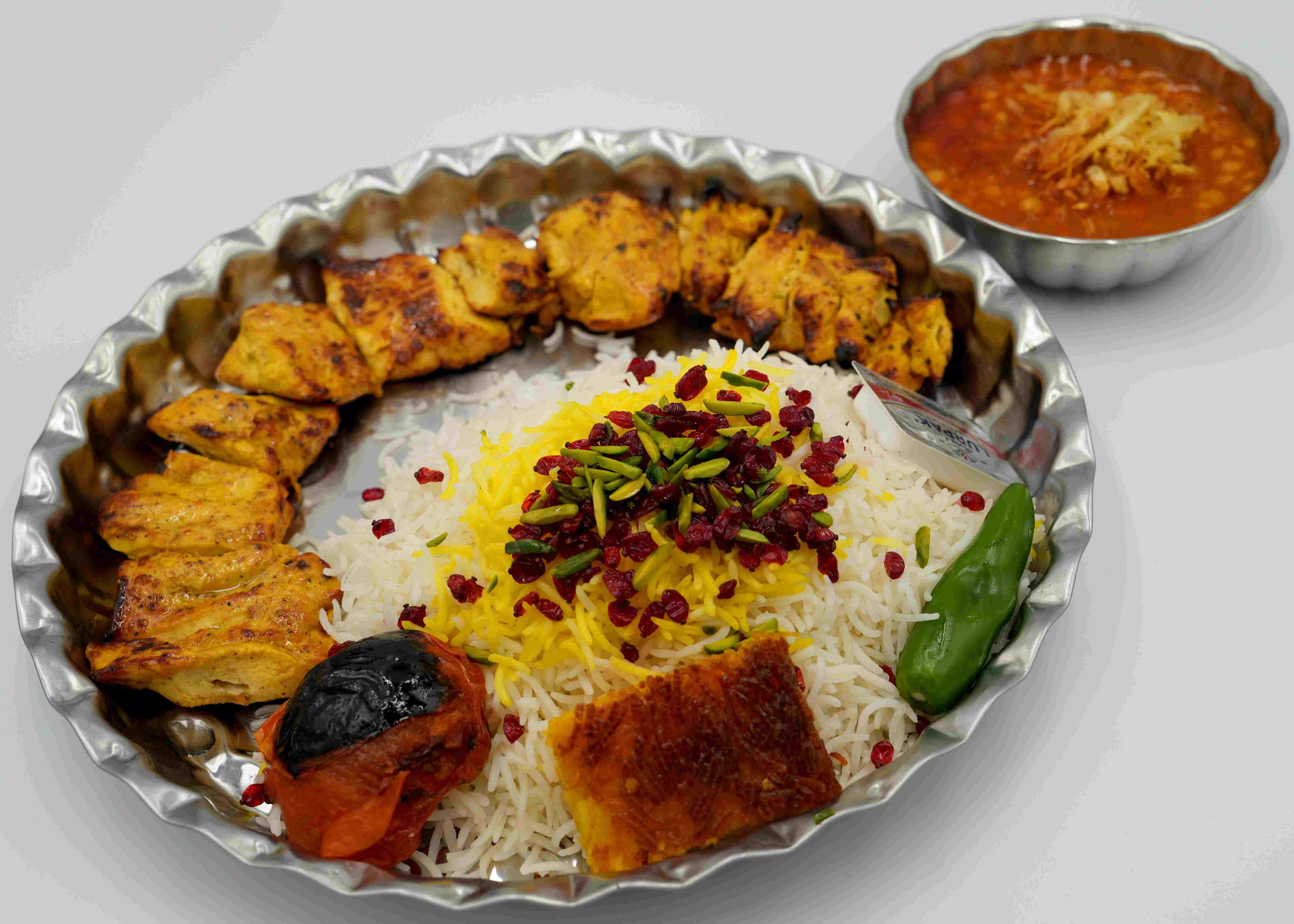 جوجه كباب / طاووق مع عيش